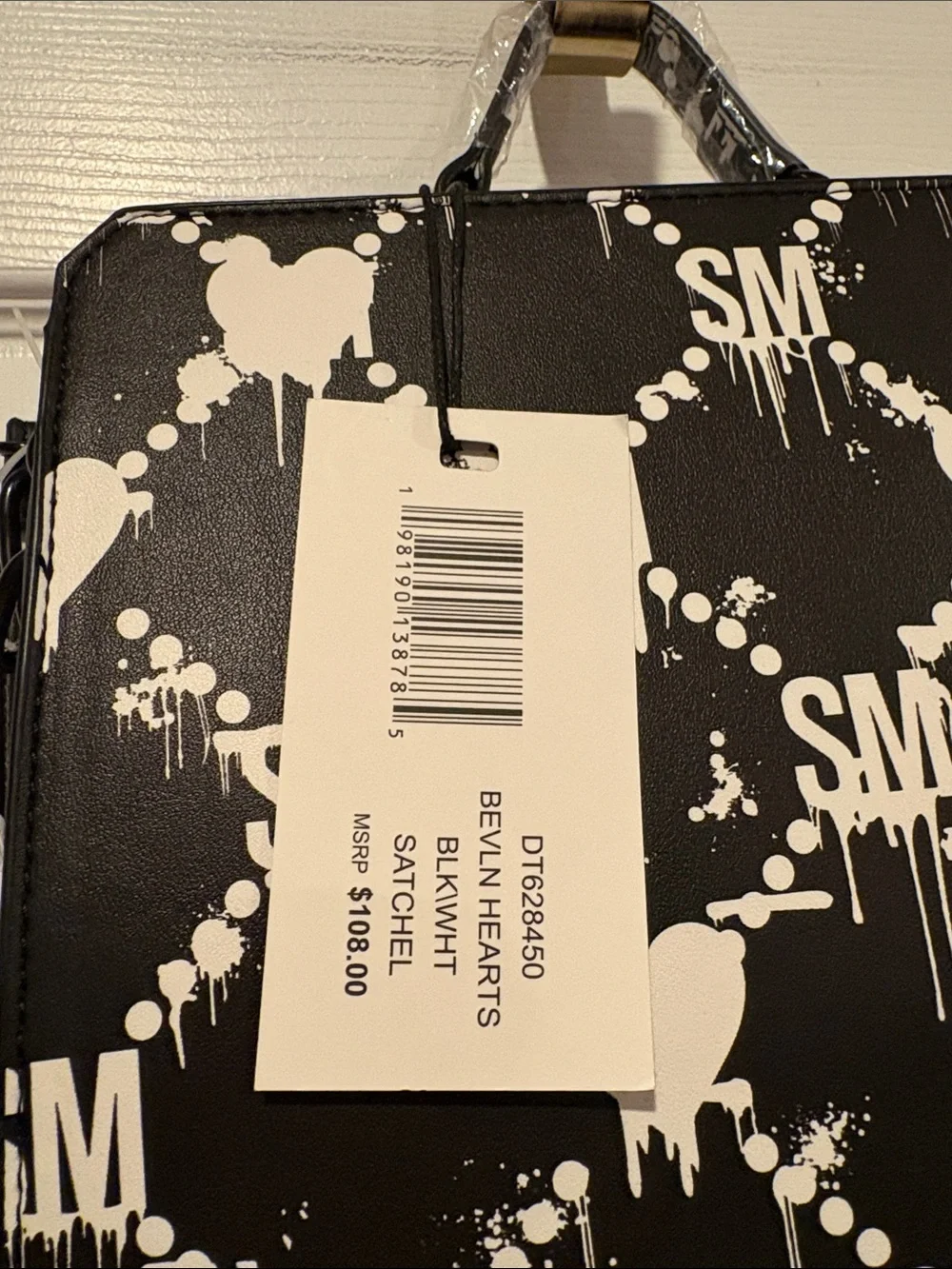 BNWT STEVE MADDEN Bevelyn Satchel Halloween Bleeding Hearts Black & White Bag